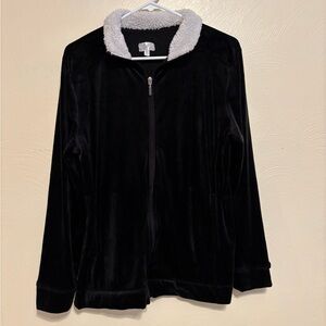 Women’s Aria black velvet jacket size M